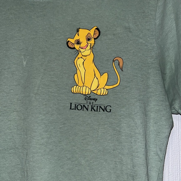 Disney the lion king women’s shirt - Picture 2 of 2